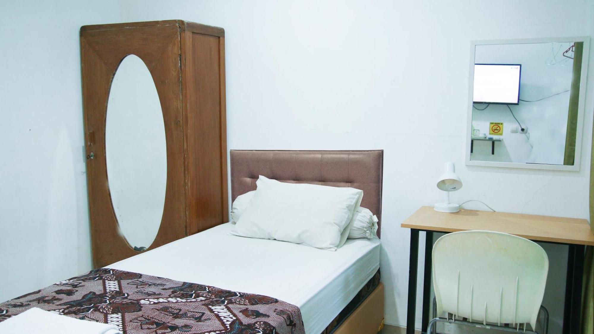 Andelis Homestay Yogyakarta Chambre photo